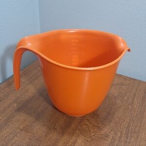 Vtg 1970s Rubbermaid Orange 1.5 Quart 6 Cup Grip N Mix Batter Bowl #2661 USA